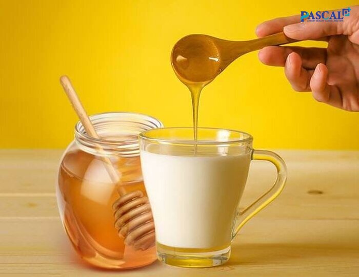 Sữa chua và mật ong là cách trị nám gò má tại nhà hiệu quả 