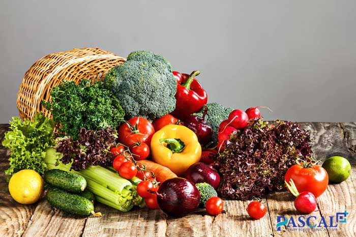 Ăn nhiều rau xanh và trái cây - hỗ trợ trị nám da trên gò má hiệu quả