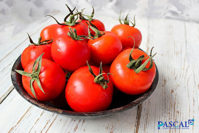 Chất lycopene có trong cà chua giúp ức chế sự phát triển của melanin
